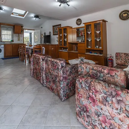 Hara Kiotari Prázdninový dům Gennadi