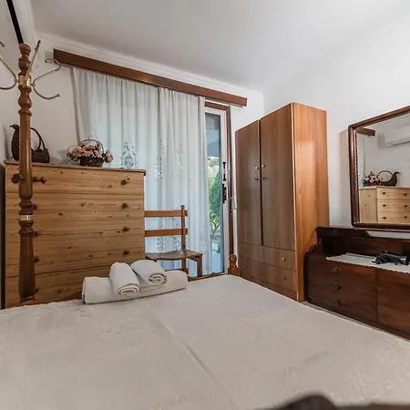 Hara Kiotari Prázdninový dům Gennadi