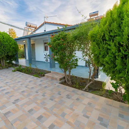 Hara Kiotari Γεννάδι